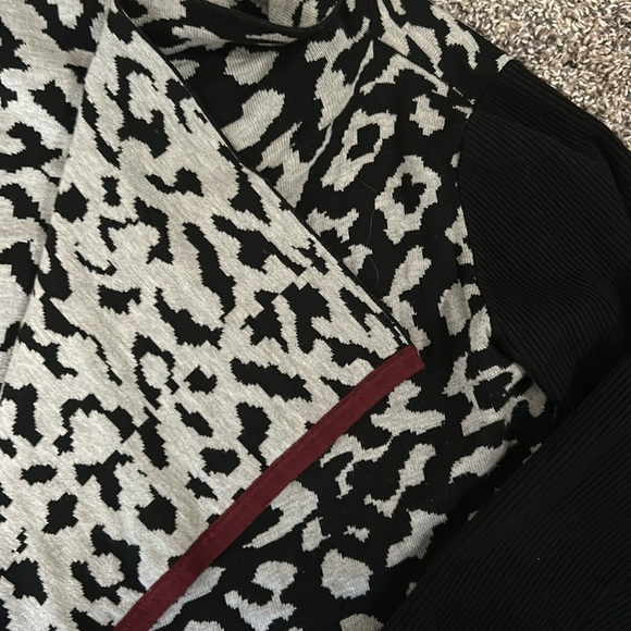 Anthropologie THML beautiful cardigan black, white, burgundy - Picture 9 of 9